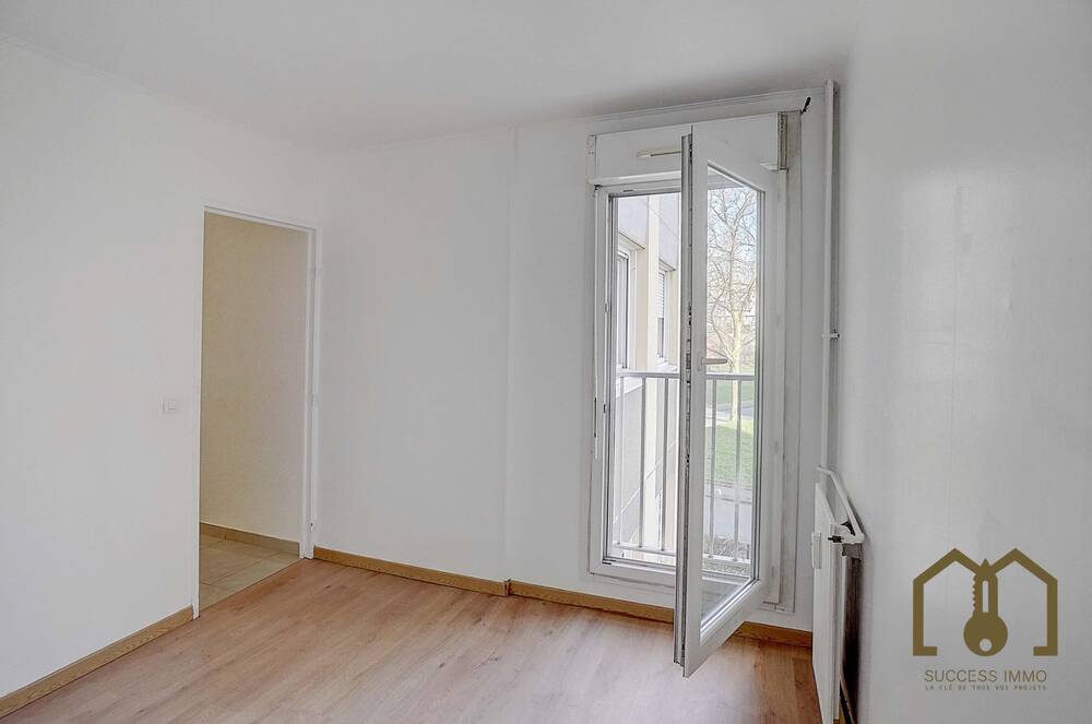 Appartement T5 82,68m² + balcon - Vaulx-en-Velin