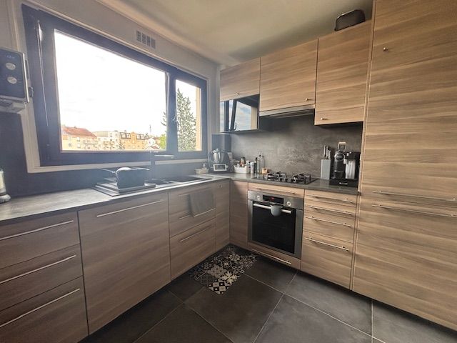 APPARTEMENT 4 P AVEC CAVE