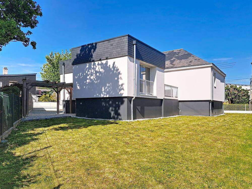 Alliance parfaite entre emplacement et rénovation de qualité pour cette maison 3 chambres sans travaux.