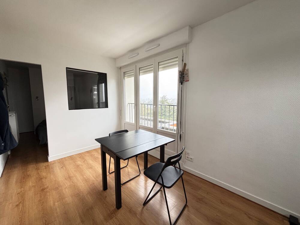 T1 bis rénové – Quartier Zola / Dervallières – Dernier étage avec ascenseur
