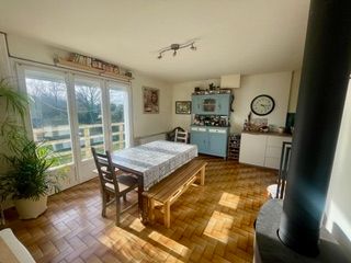 COMMEQUIERS – Maison familiale avec jardin de plus de 1 000 m²
