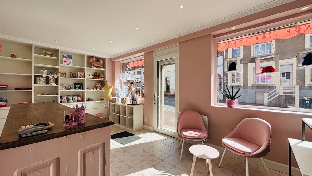 Ensemble Immobilier à vendre (Local commercial + Appartement T2 + Logements à créer)