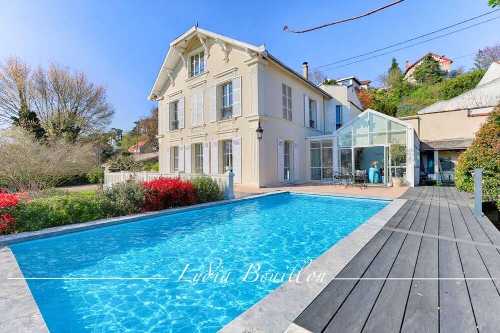 Propriété 10 pièces en bord de Seine avec piscine Herblay