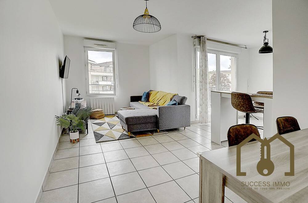 Appartement T4 76,18m² Vaulx-en-Velin Village balcon+garage