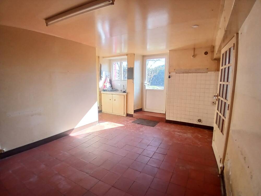 Maison à finir de rénover – Idéale pour donner vie à votre projet !