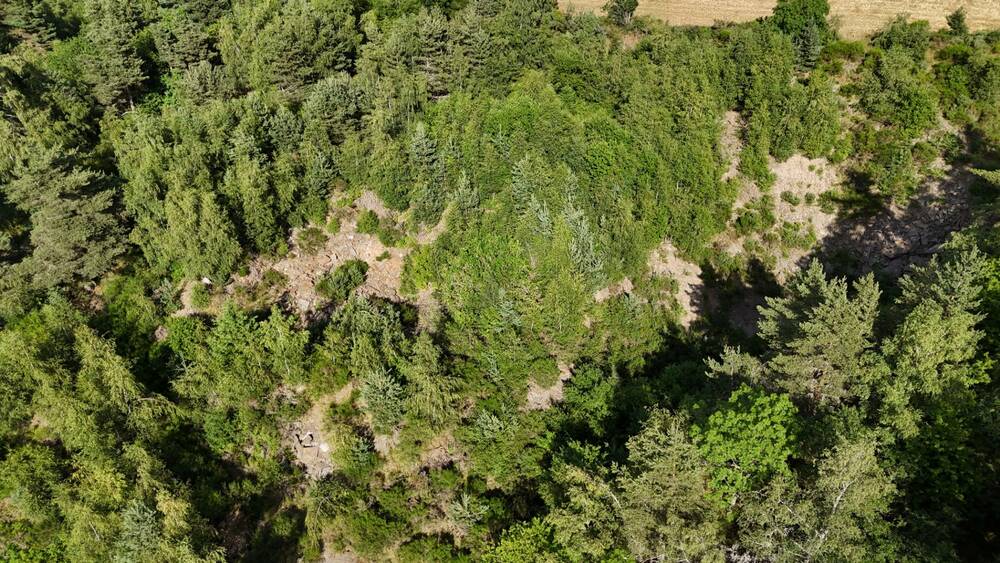 Carrière d'extraction de lauzes de schiste et de pierres sèches