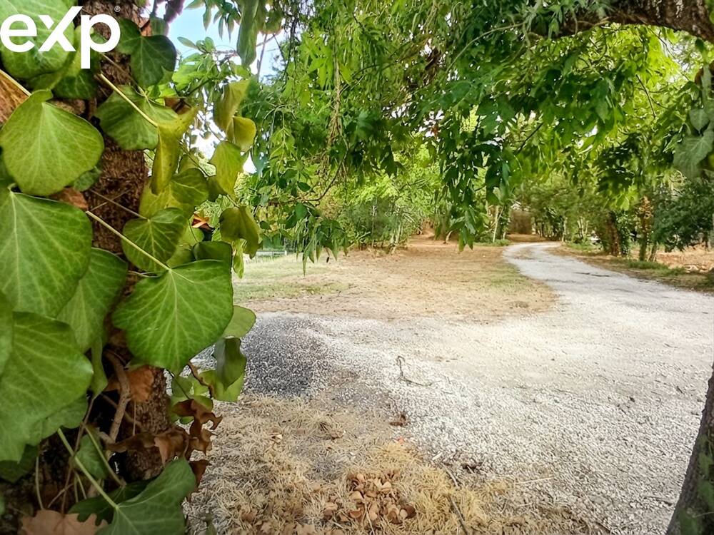Bouliac-Terrain à bâtir plat de 775 m² -
