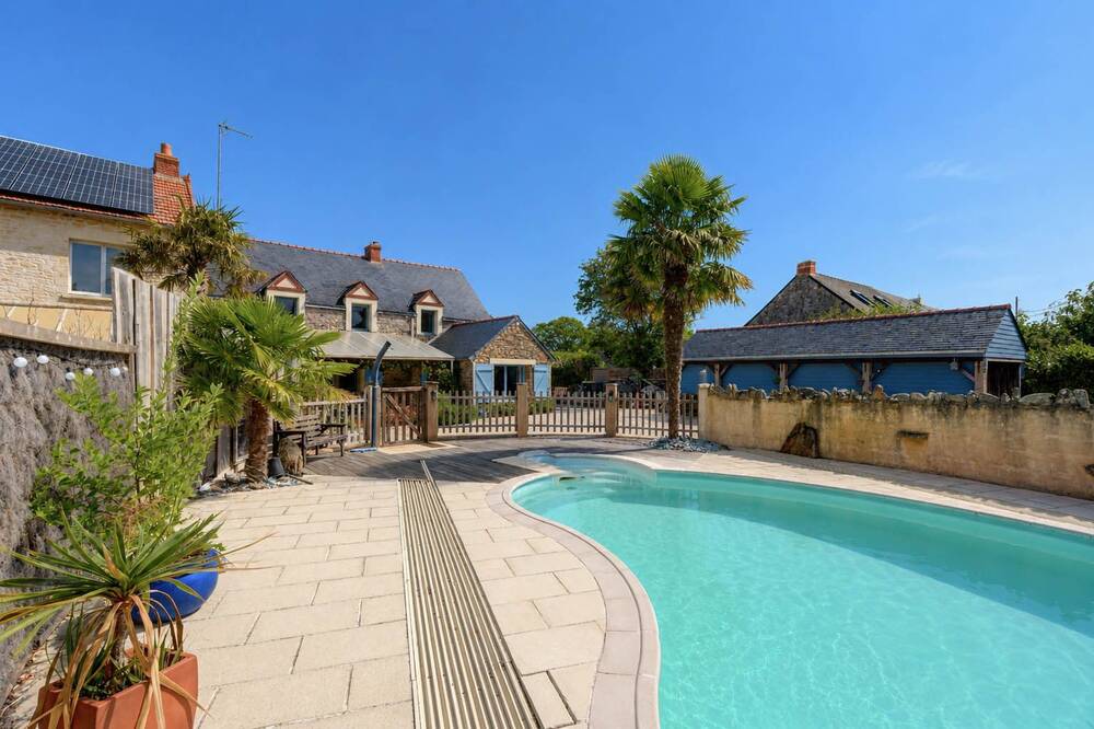 Maison en pierre rénovée avec piscine – Crossac