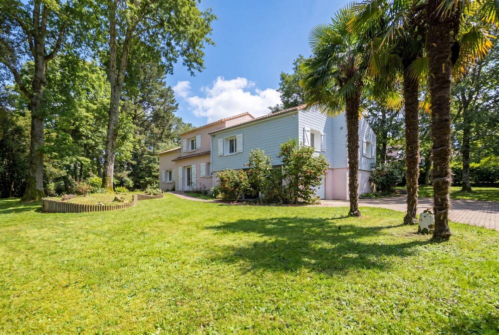 Belle propriété dans un cadre boisé, Basse-Goulaine