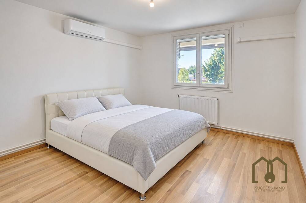 Appartement T4 72,15m² rénové et climatisé avec balcon Vaulx-en-Velin