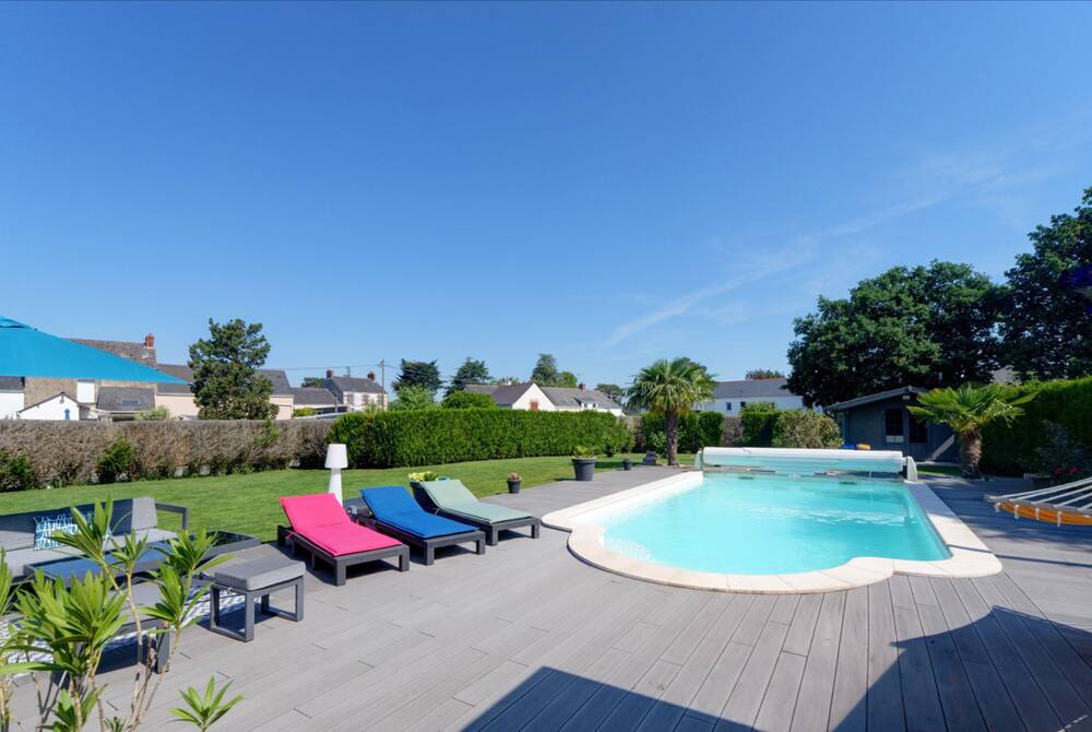 Maison avec piscine, terrain 1 068 m² sans vis-à-vis et salle de cinéma