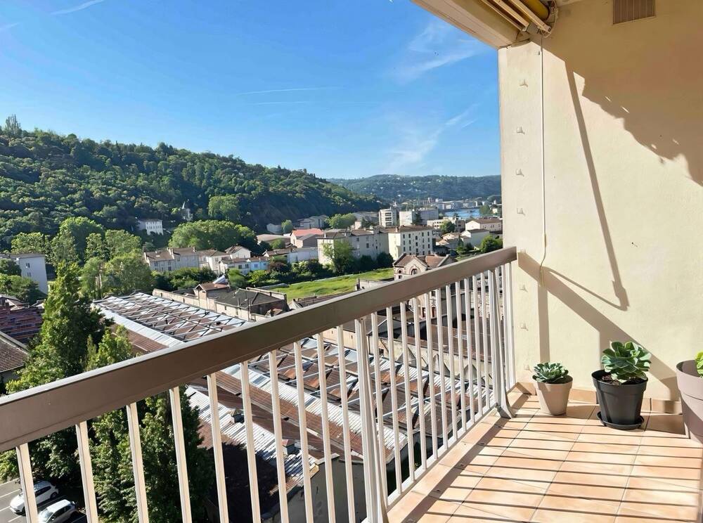 VIENNE CHARAVEL – T4 DE 80 m² - 8è et DERNIER ÉTAGE - VUE DÉGAGÉE- 3   CHAMBRES