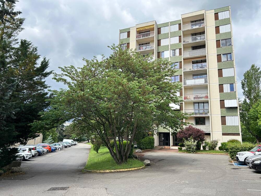 VIENNE CHARAVEL – T4 DE 80 m² - 8è et DERNIER ÉTAGE - VUE DÉGAGÉE- 3   CHAMBRES